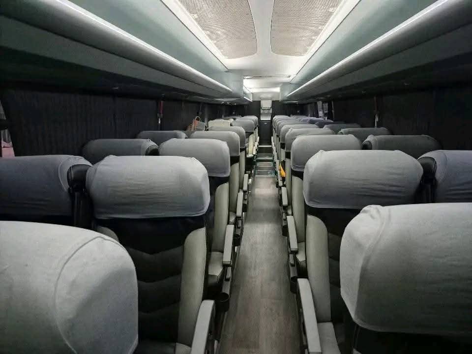 Intérieur du bus — sièges confort